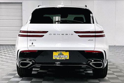 Uyuni White 2026 Genesis GV70 2.5T Sport Prestige