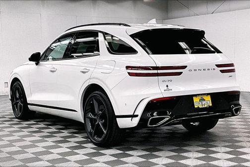 Uyuni White 2026 Genesis GV70 2.5T Sport Prestige
