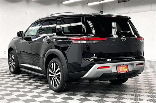 2025 Nissan Pathfinder Platinum 4WD