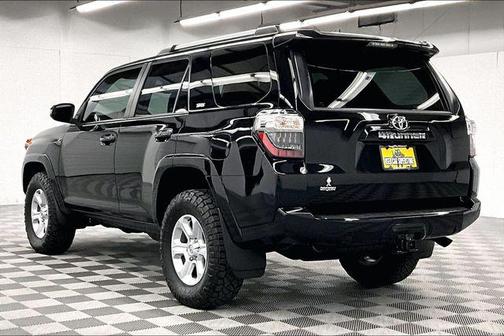 Midnight Black Metallic 2024 Toyota 4Runner SR5 Premium