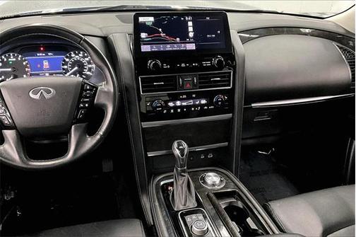 2022 INFINITI QX80 Luxe