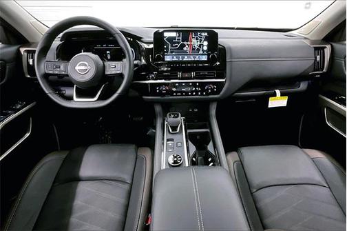 2025 Nissan Pathfinder Platinum 4WD