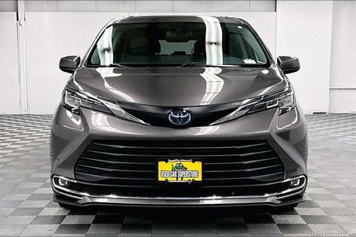 Predawn Gray Mica 2023 Toyota Sienna XLE