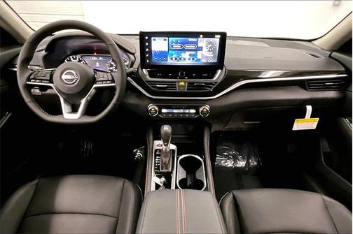 2025 Nissan Altima SR FWD