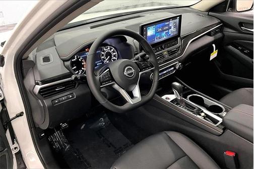 2025 Nissan Altima SR FWD