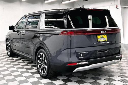 2024 Kia Carnival EX