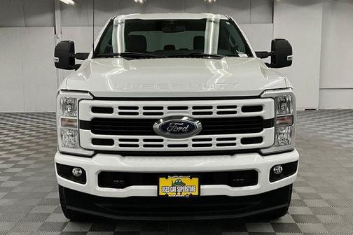 Oxford White 2023 Ford F-250 XLT