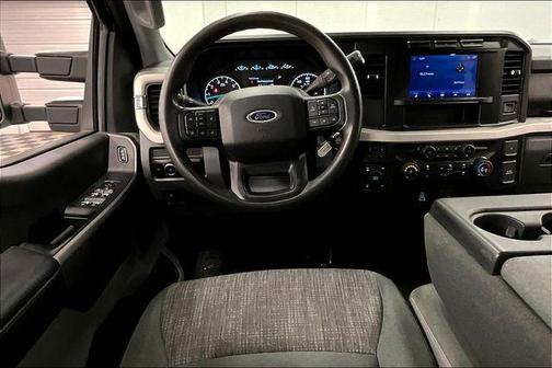 Oxford White 2023 Ford F-250 XLT