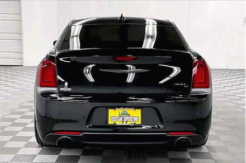 2023 Chrysler 300 C