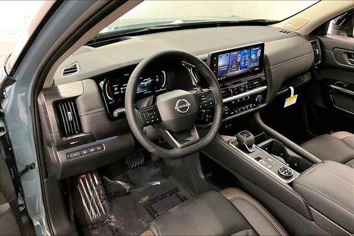 Baltic Teal/Super Black 2026 Nissan Pathfinder Platinum
