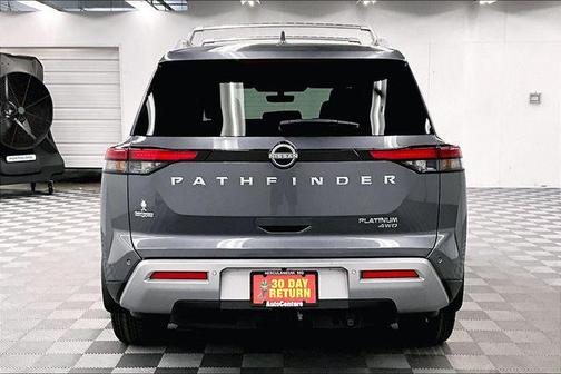 2025 Nissan Pathfinder Platinum 4WD