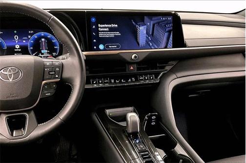 2025 Toyota Crown Signia XLE