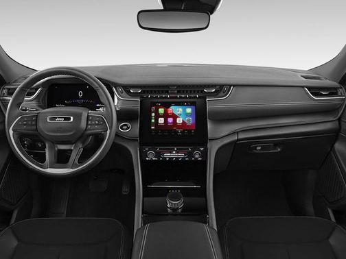 Diamond Black Crystal Pearlcoat 2024 Jeep Grand Cherokee L Altitude