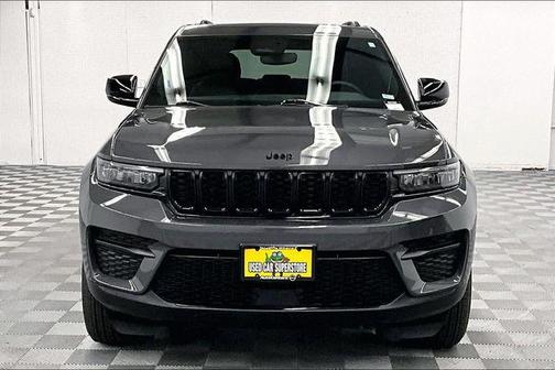 Baltic Gray Metallic Clearcoat 2024 Jeep Grand Cherokee Altitude