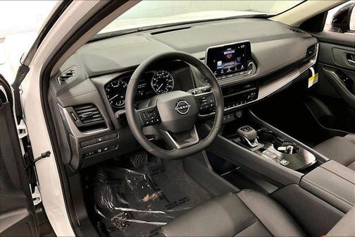 Everest White Pearl Tricoat 2026 Nissan Rogue Dark Armor