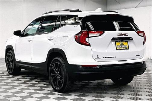 2022 GMC Terrain SLT
