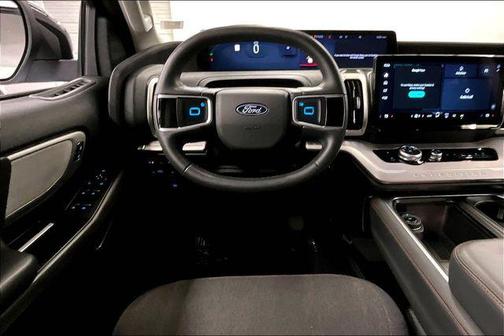 Oxford White 2025 Ford Expedition Active