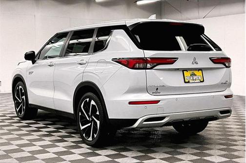2024 Mitsubishi Outlander PHEV SE S-AWC