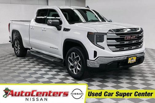 Summit White 2023 GMC Sierra 1500 SLE