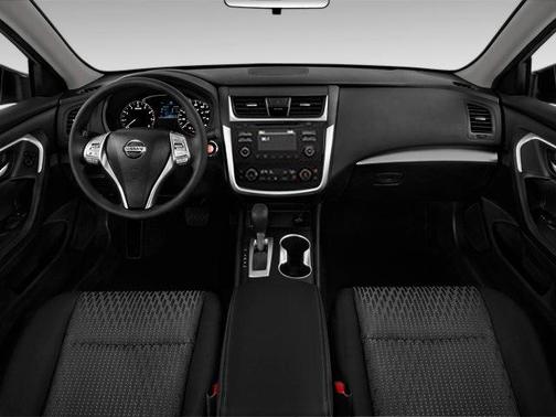 2023 Nissan Altima SR FWD