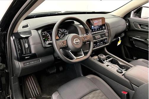 2025 Nissan Pathfinder S 4WD