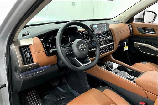 2025 Nissan Pathfinder Platinum 4WD