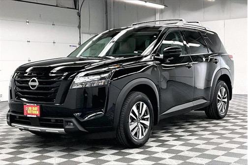 2025 Nissan Pathfinder SL 4WD