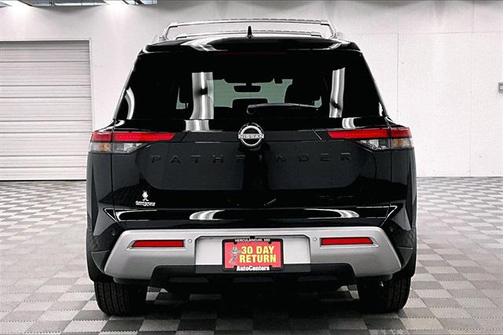 2025 Nissan Pathfinder SL 4WD