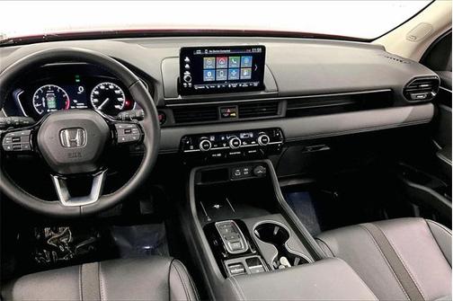 2025 Honda Pilot Touring 8-Passenger