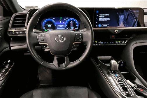 2025 Toyota Crown Signia XLE