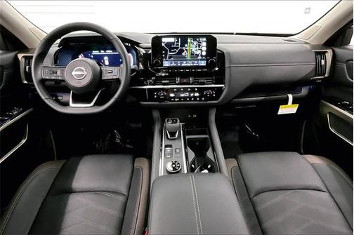 2025 Nissan Pathfinder Platinum 4WD