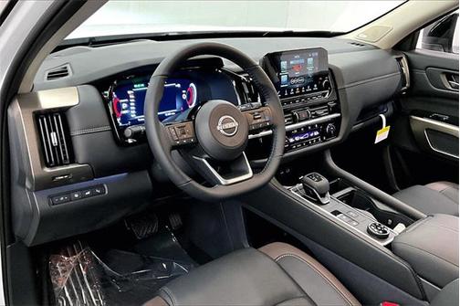 2025 Nissan Pathfinder Platinum 4WD