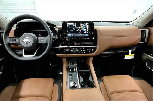 2025 Nissan Pathfinder Platinum 4WD