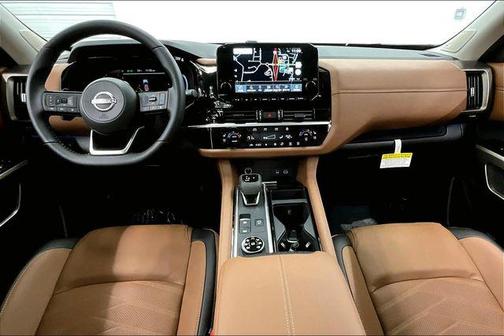 2025 Nissan Pathfinder Platinum 4WD