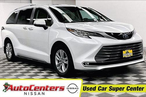2022 Toyota Sienna Limited