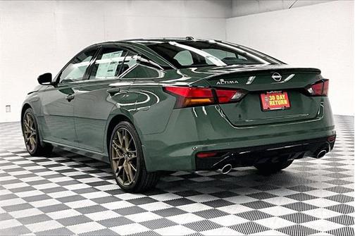 2025 Nissan Altima SR FWD