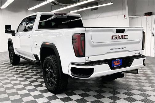 2024 GMC Sierra 2500 AT4