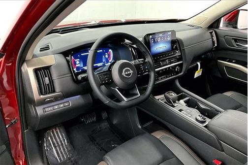 2025 Nissan Pathfinder Platinum 4WD