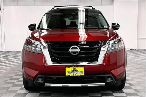2022 Nissan Pathfinder SL 4WD