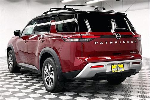 2022 Nissan Pathfinder SL 4WD