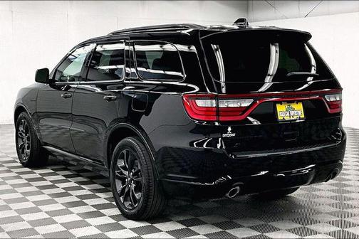 DB Black Crystal Clearcoat 2024 Dodge Durango R/T Plus