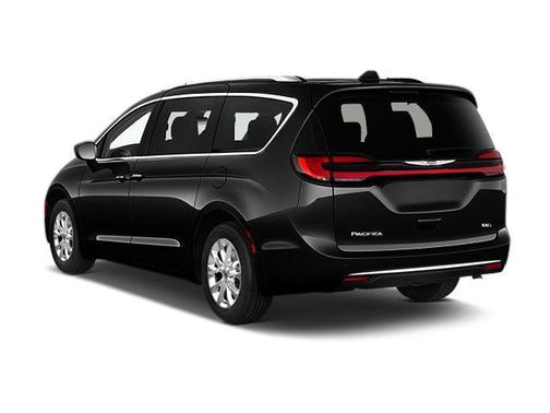 Brilliant Black Crystal Pearlcoat 2023 Chrysler Pacifica Touring L