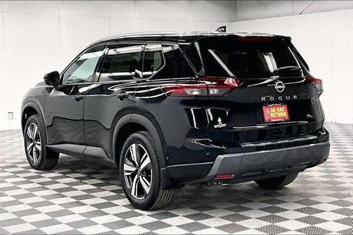 Super Black 2025 Nissan Rogue SL