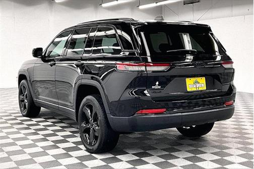 2022 Jeep Grand Cherokee Altitude
