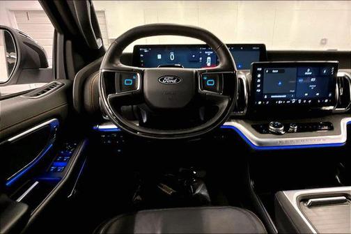 Oxford White 2025 Ford Expedition Tremor
