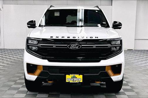 Oxford White 2025 Ford Expedition Tremor