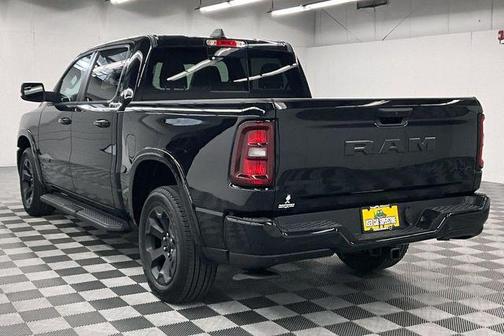 Diamond Black Crystal Pearlcoat 2025 RAM 1500 Big Horn/Lone Star