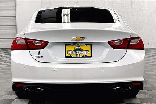 Iridescent Pearl Tricoat 2016 Chevrolet Malibu 2LT