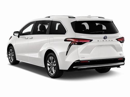 2023 Toyota Sienna Limited 7-Passenger