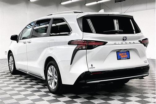 2023 Toyota Sienna Limited 7-Passenger